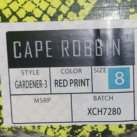 CAPE ROBBIN - Picture 5 of 5